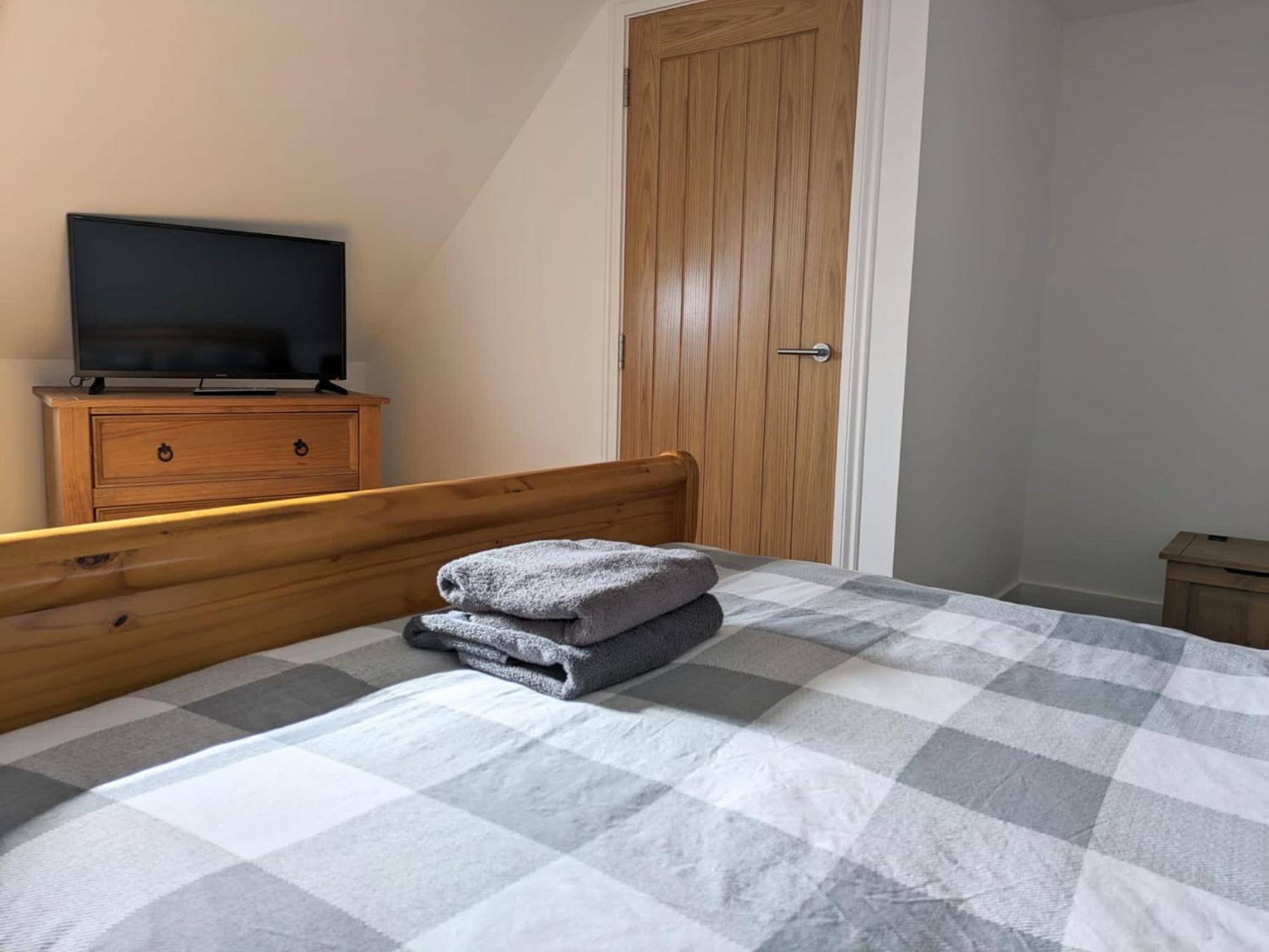 2 Bedroom Townhouse With Seaview On The Nc500 Wick Уик Экстерьер фото